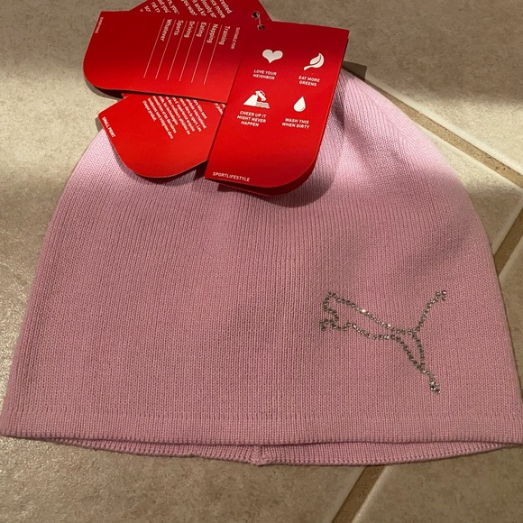 Puma Light Pink Beanie with Silver Logo - Picture 1 of 1